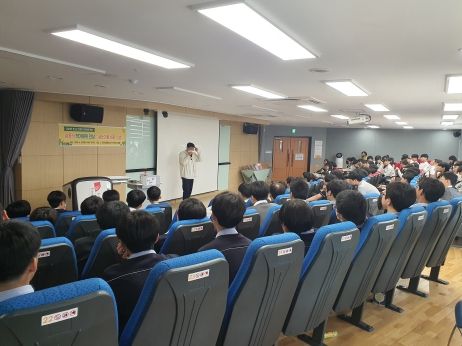 대구2‧28기념학생도서관 2·28기념학생도서관, 청소년 인문학 작가와의 만남 운영