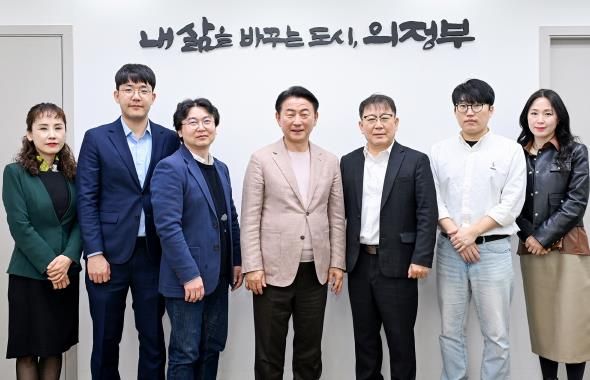김동근 시장이 4월 14일 강북 메가스터디학원과 ‘2026학년도 대학입시설명회’ 개최를 위한 실무 협의를 진행하고 있다.