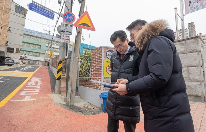 양천구, 도로열선을 점검하는 이기재 양천구청장
