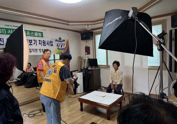 안동시, 치매보듬마을 어르신을 위한 장수사진 촬영