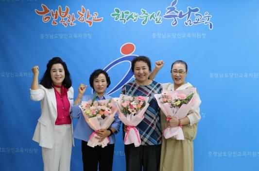 당진교육지원청, 2025년 제2회 고졸 검정고시 합격증서 수여