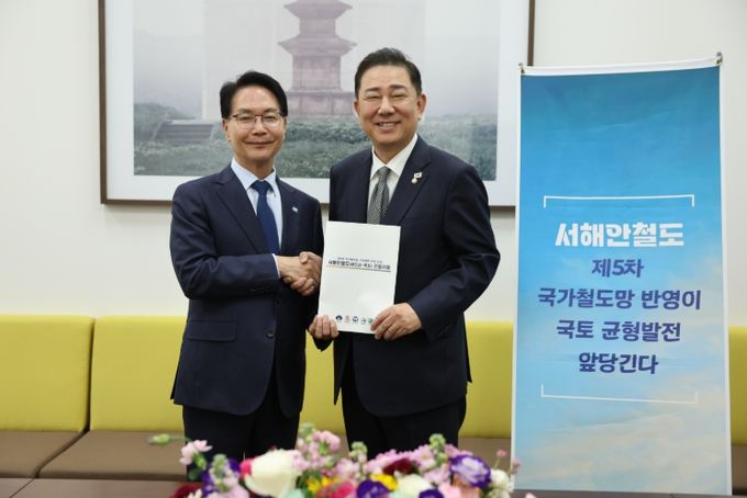 심덕섭 고창군수, 김병기 원내대표·한병도 예결위원장 만나 지역 핵심사업 건의