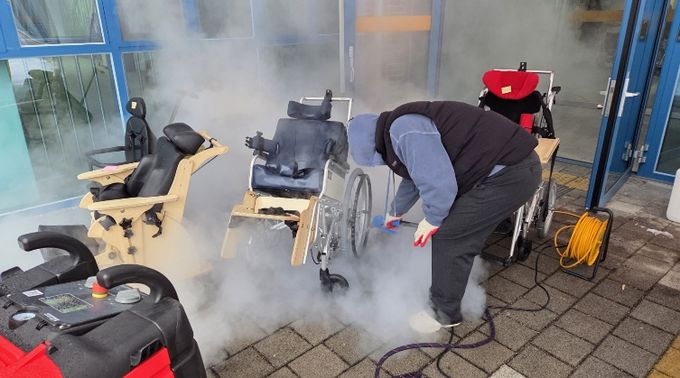 장애학생 보조기기 점검 및 소독