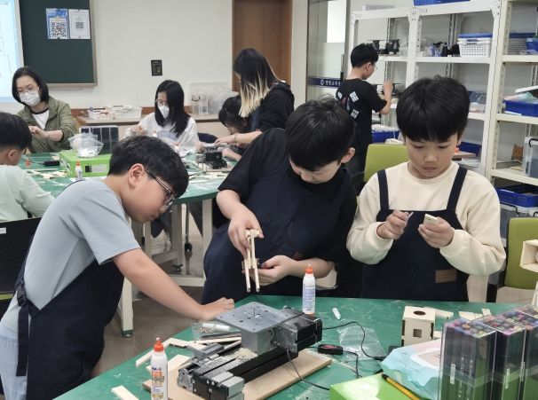 발명교육센터 1일과학탐구발명교실 운영