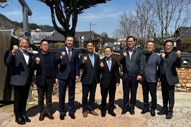 나주시가 지난 23일 수출 유관기관들과 함께 지역 농수산식품 해외 판로 확대 전략 방안을 모색했다.